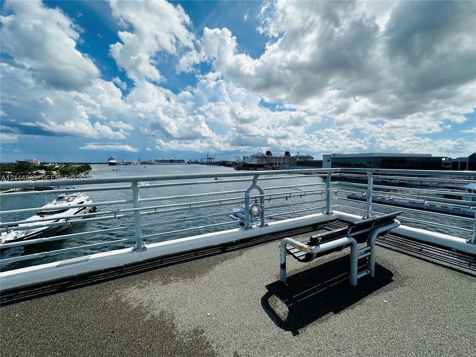 For Rent: $1,700 (1 beds, 1 baths, 685 Square Feet)