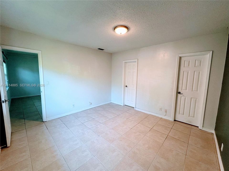 For Rent: $1,700 (1 beds, 1 baths, 685 Square Feet)