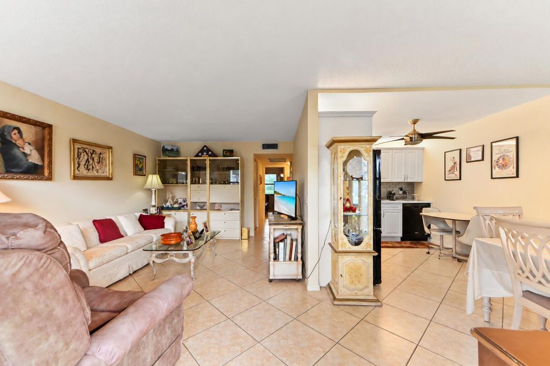 05 Living room overview