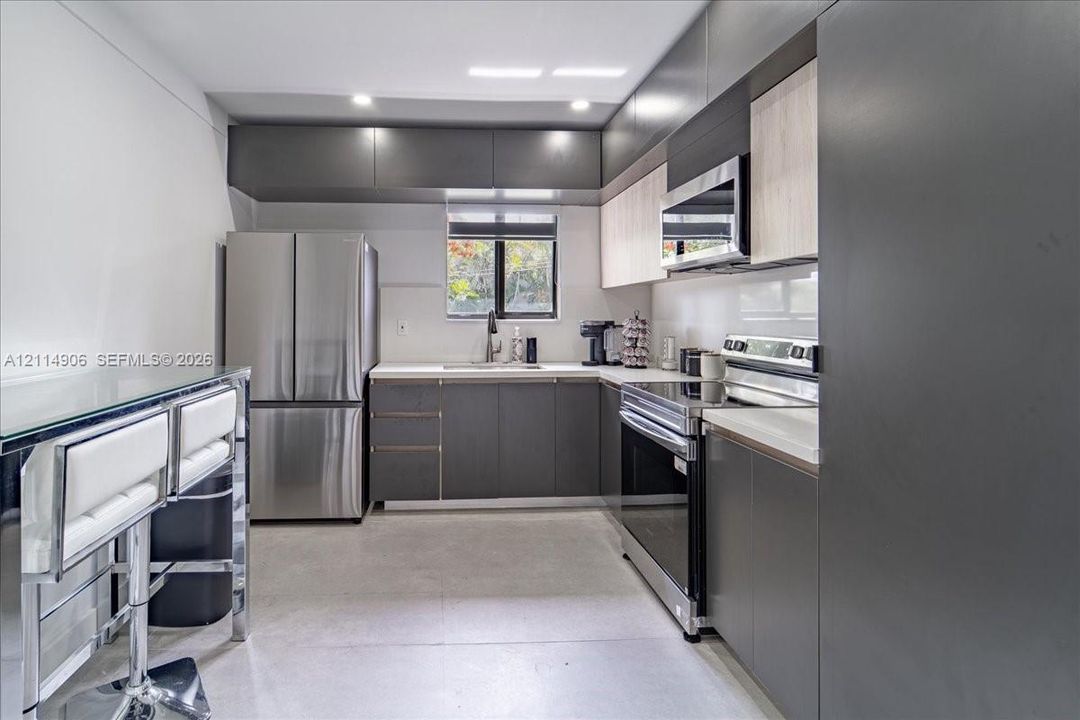 В аренду: $6,500 (0 спален, 0 ванн, 0 Квадратных фут)