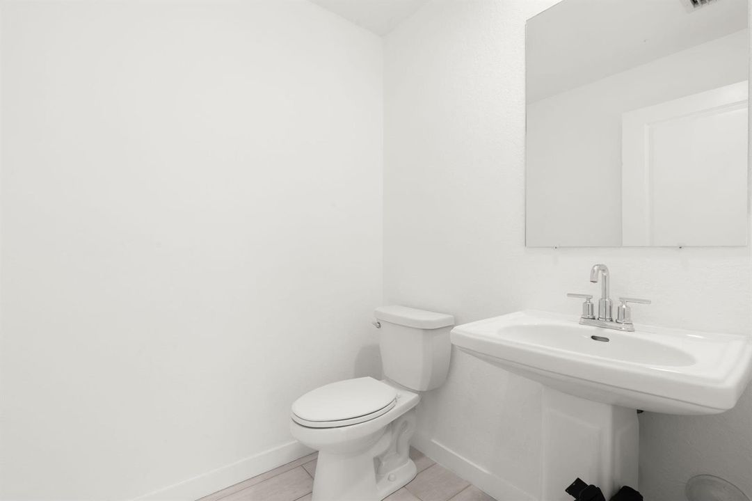4-web-or-mls-529 NW 17th St, Fort Lauder
