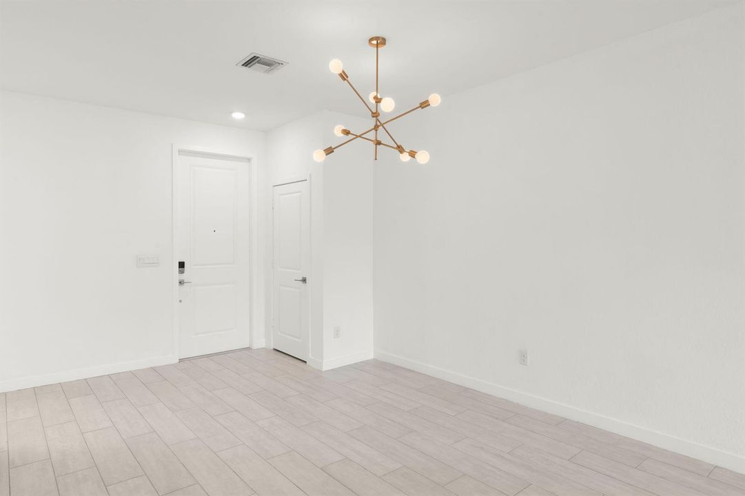 16-web-or-mls-529 NW 17th St, Fort Laude