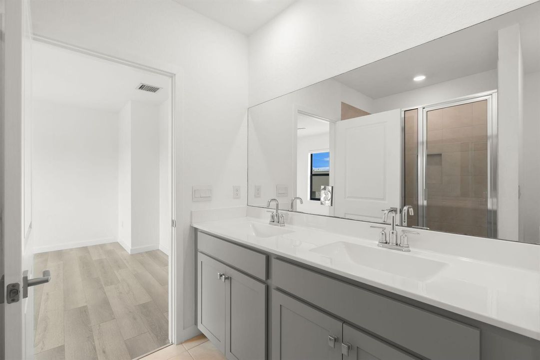 30-web-or-mls-529 NW 17th St, Fort Laude