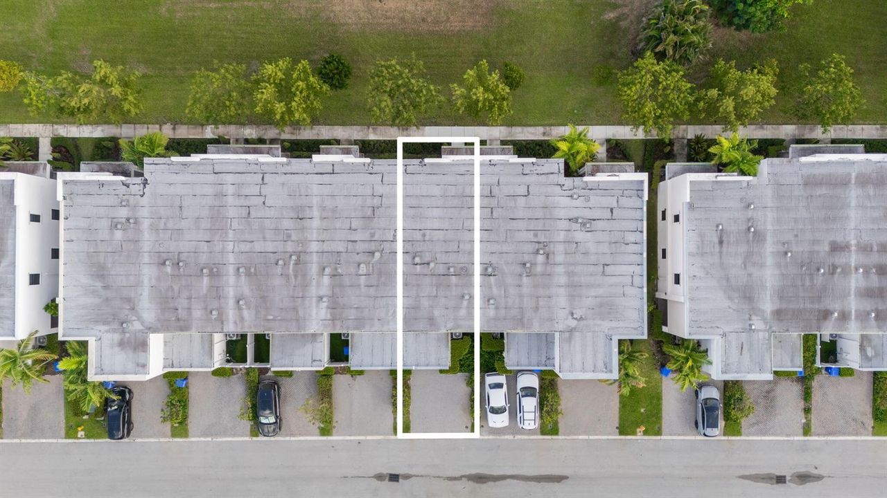 44-web-or-mls-529 NW 17th St, Fort Laude