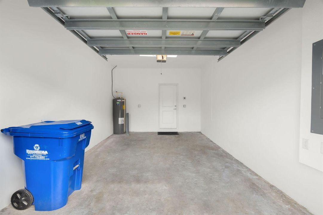 33-web-or-mls-529 NW 17th St, Fort Laude