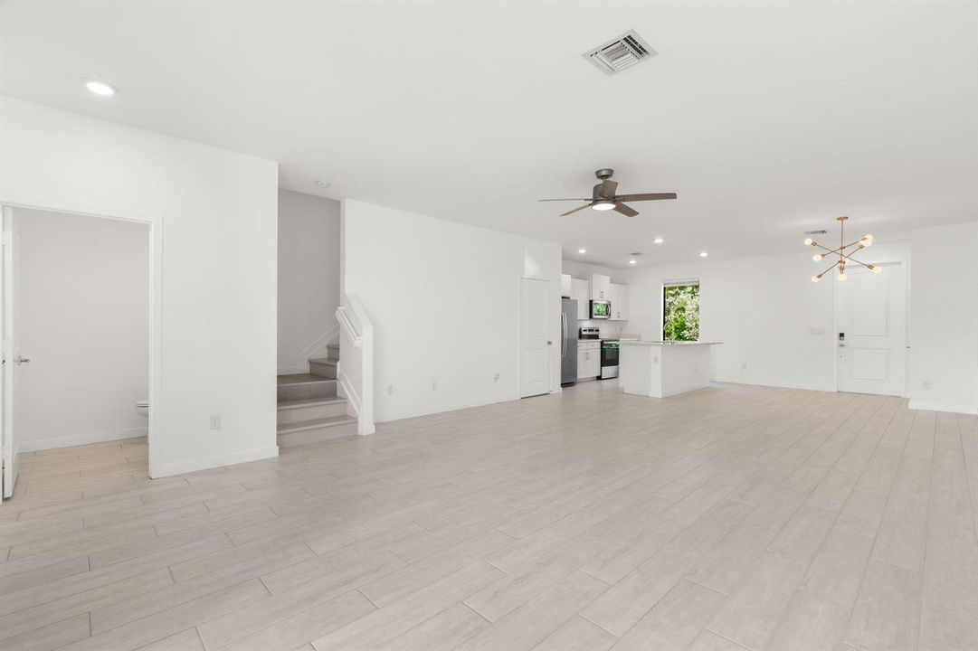 6-web-or-mls-529 NW 17th St, Fort Lauder
