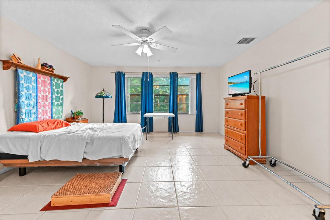 10_Bedroom_EDITED