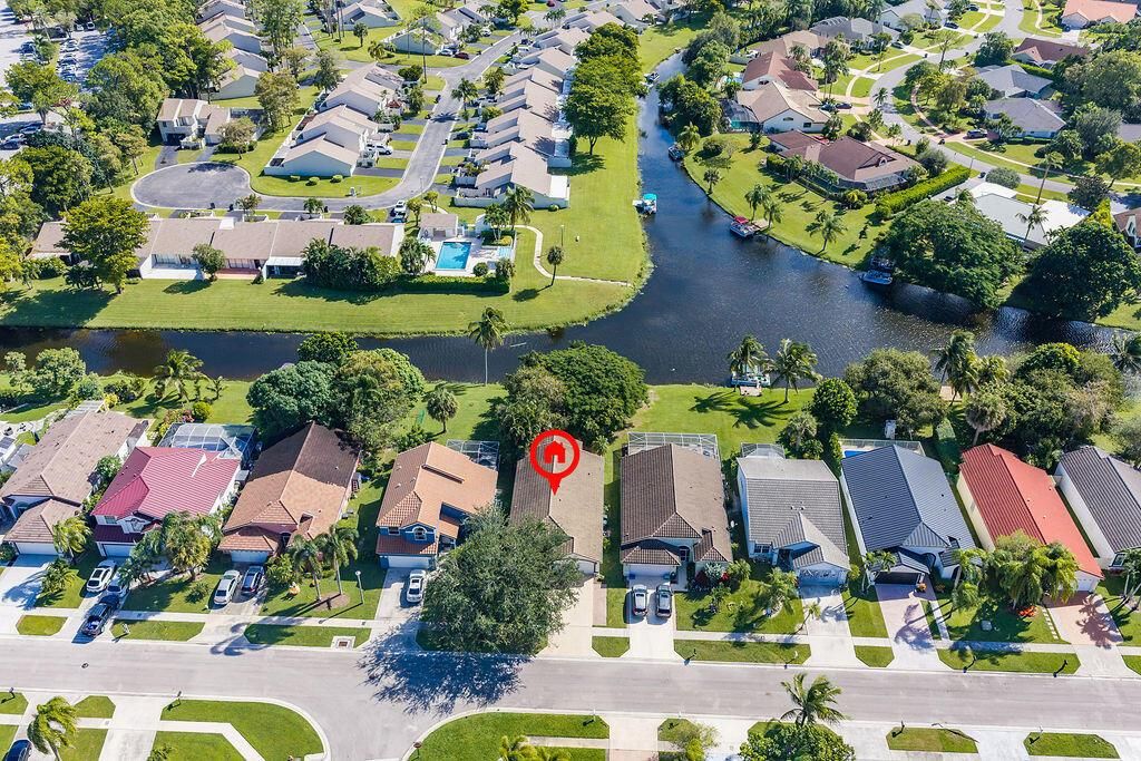 740lakewellingtondrwellington-9