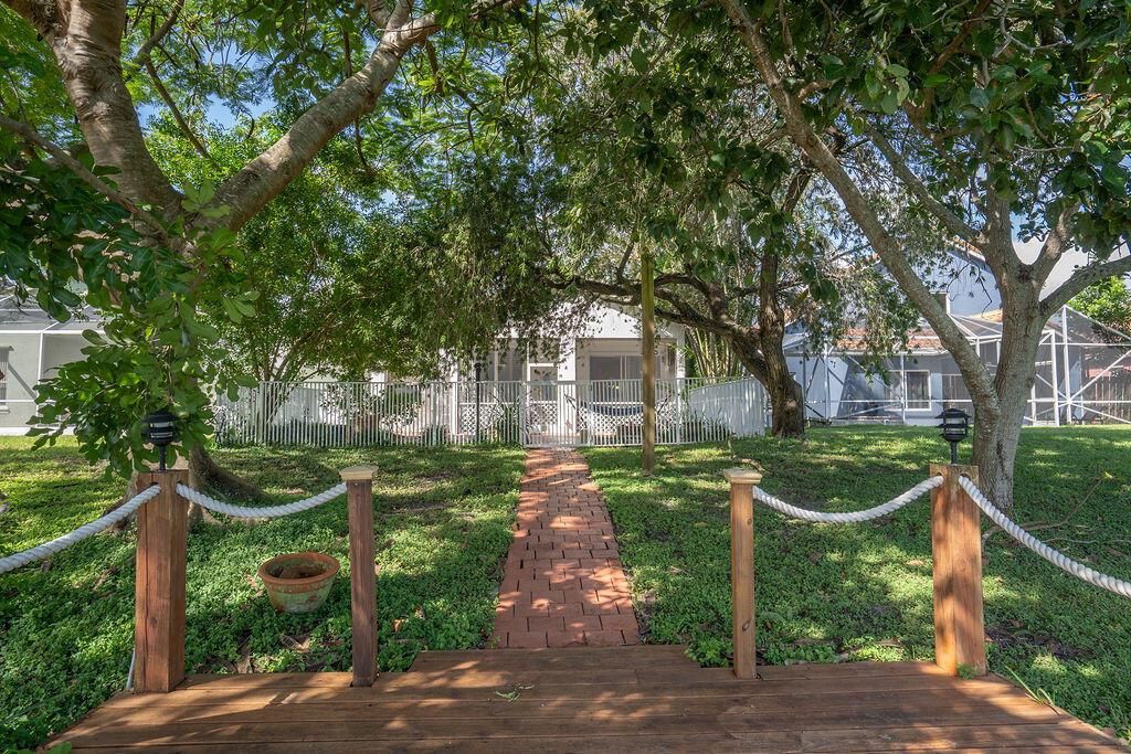 740lakewellingtondrwellington-1