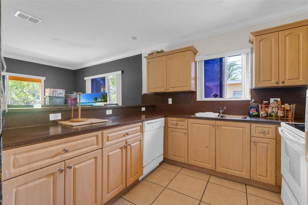 For Sale: $624,000 (3 beds, 2 baths, 1544 Square Feet)
