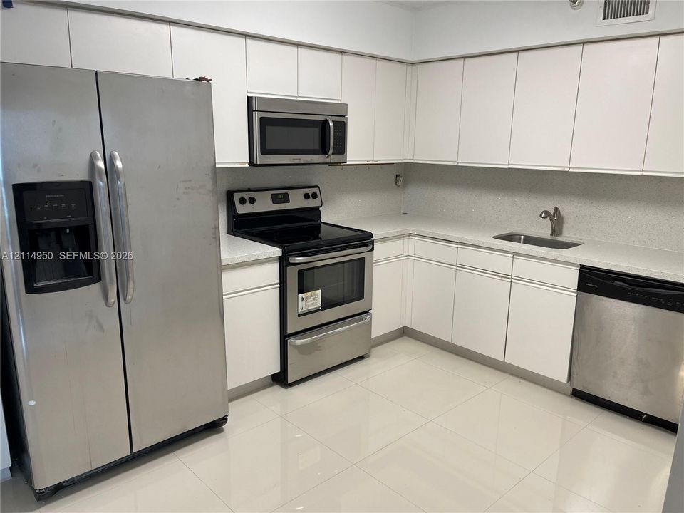 В аренду: $3,500 (2 спален, 2 ванн, 1181 Квадратных фут)