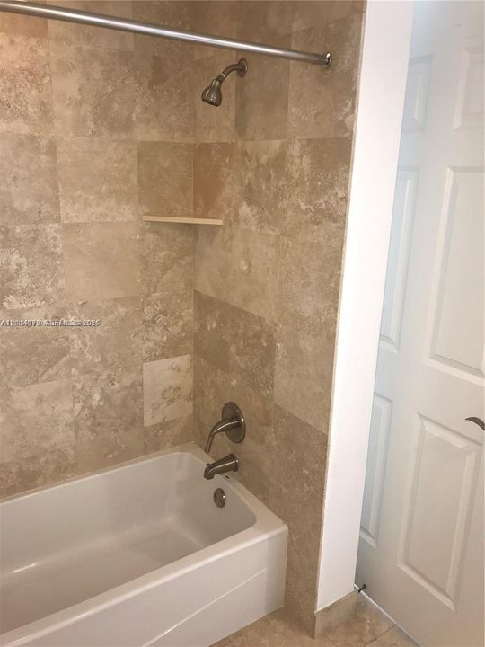 В аренду: $2,500 (1 спален, 1 ванн, 915 Квадратных фут)