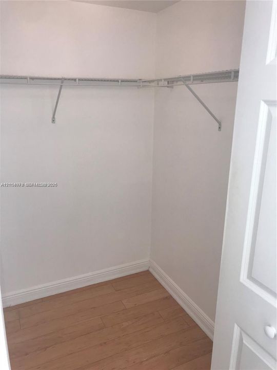 В аренду: $2,500 (1 спален, 1 ванн, 915 Квадратных фут)