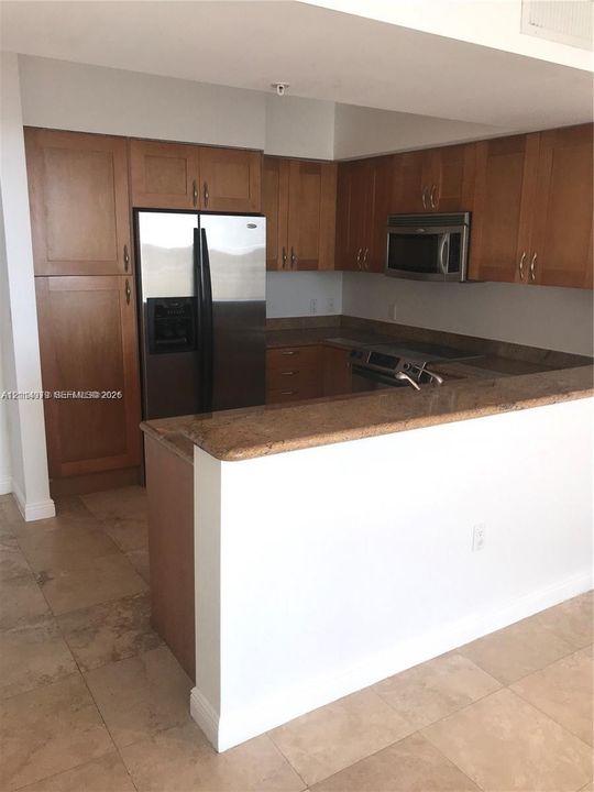 В аренду: $2,500 (1 спален, 1 ванн, 915 Квадратных фут)
