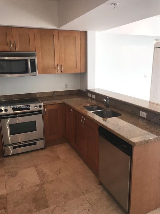 В аренду: $2,500 (1 спален, 1 ванн, 915 Квадратных фут)