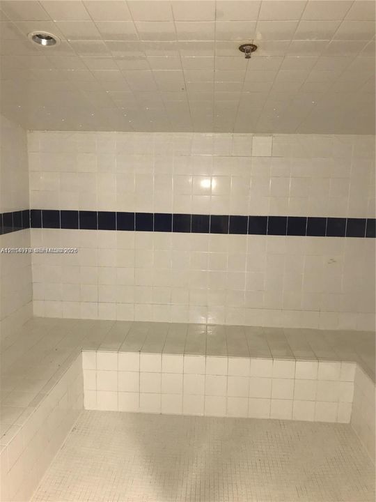 В аренду: $2,500 (1 спален, 1 ванн, 915 Квадратных фут)