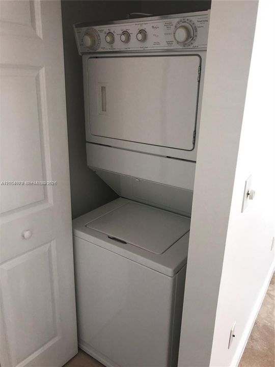 В аренду: $2,500 (1 спален, 1 ванн, 915 Квадратных фут)