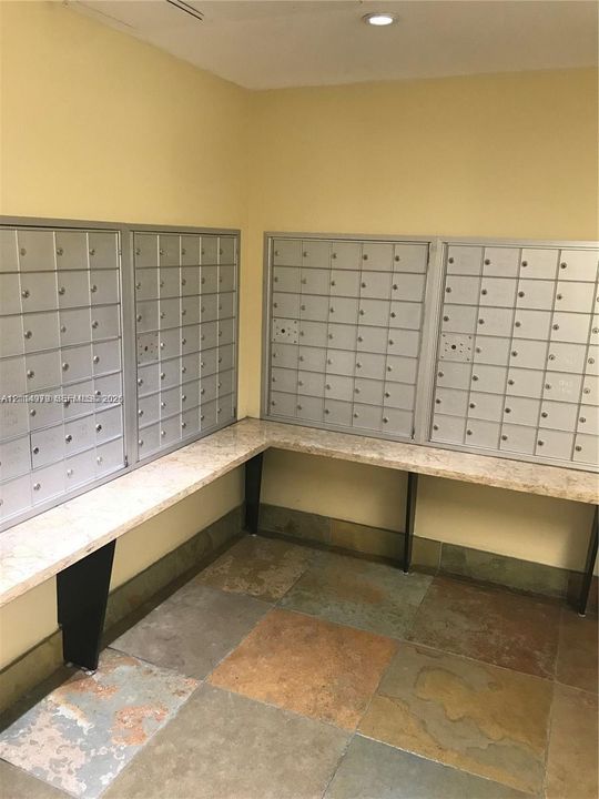 В аренду: $2,500 (1 спален, 1 ванн, 915 Квадратных фут)