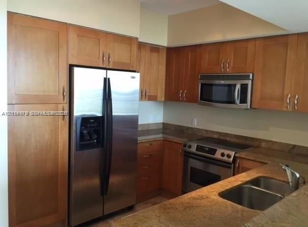 В аренду: $2,500 (1 спален, 1 ванн, 915 Квадратных фут)