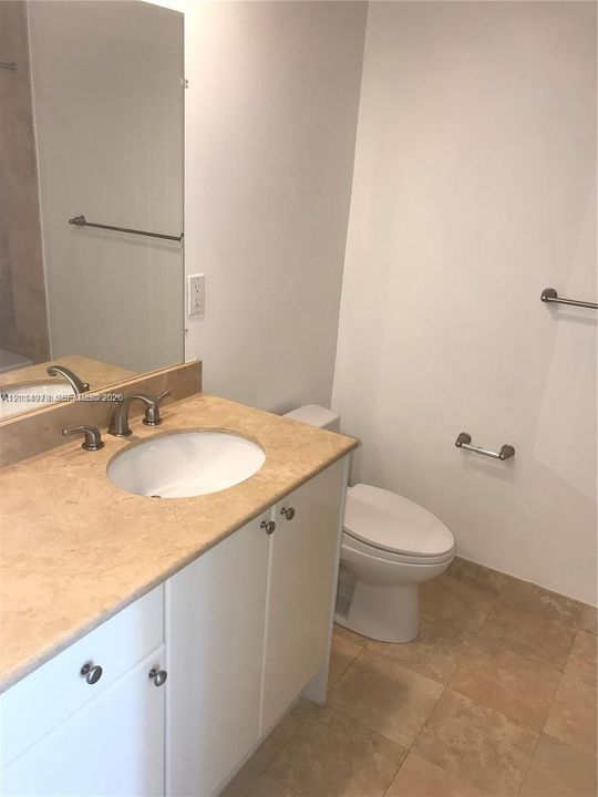 В аренду: $2,500 (1 спален, 1 ванн, 915 Квадратных фут)