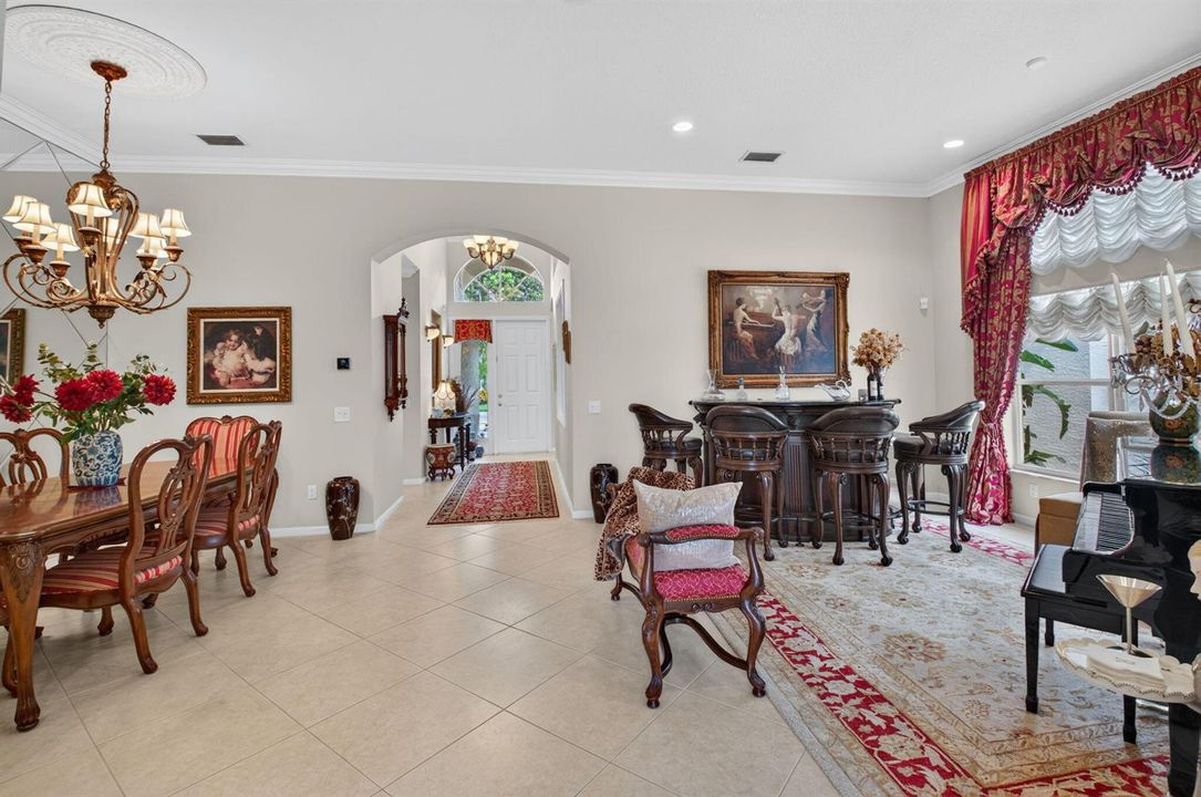 Dining/ Living Room