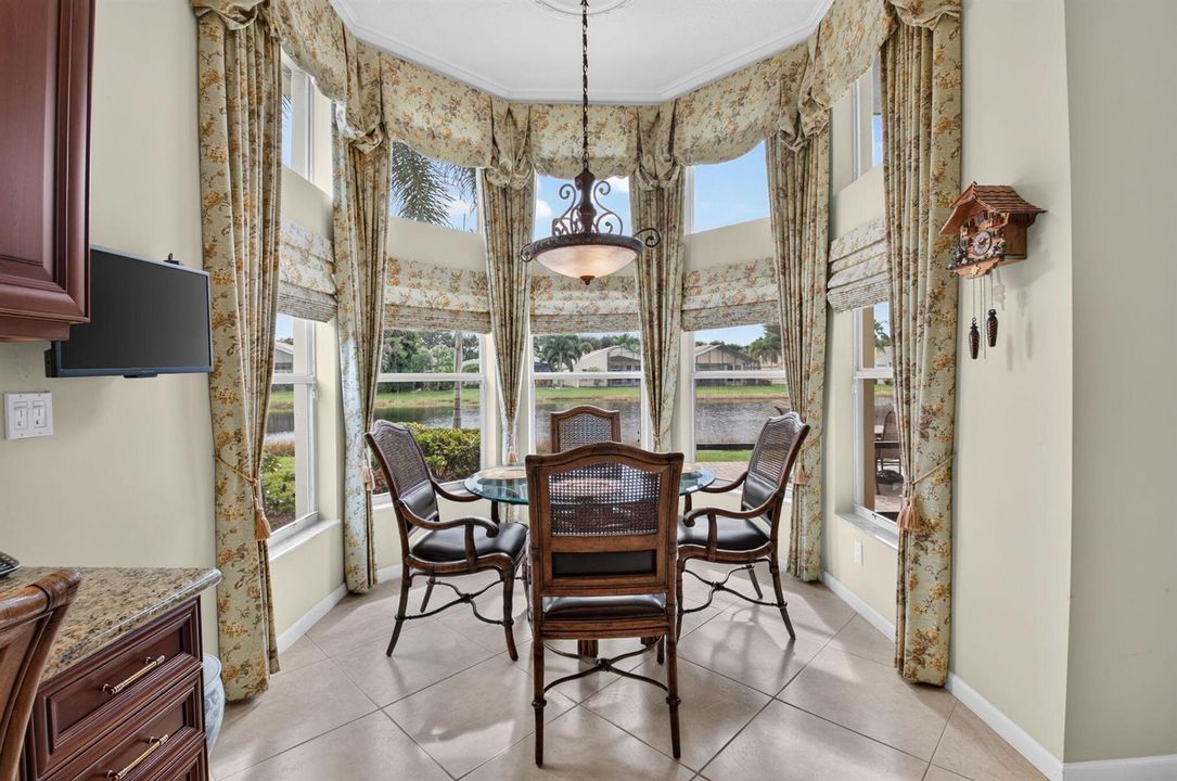 Bright breakfast Nook