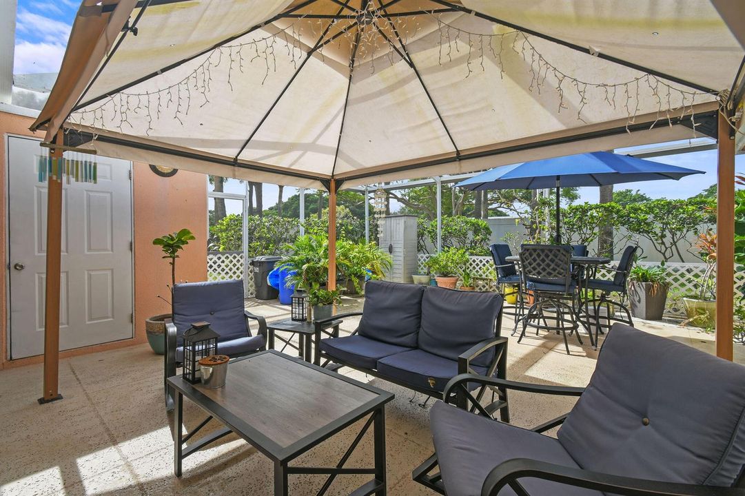 Screened-in Patio approx 152 sf