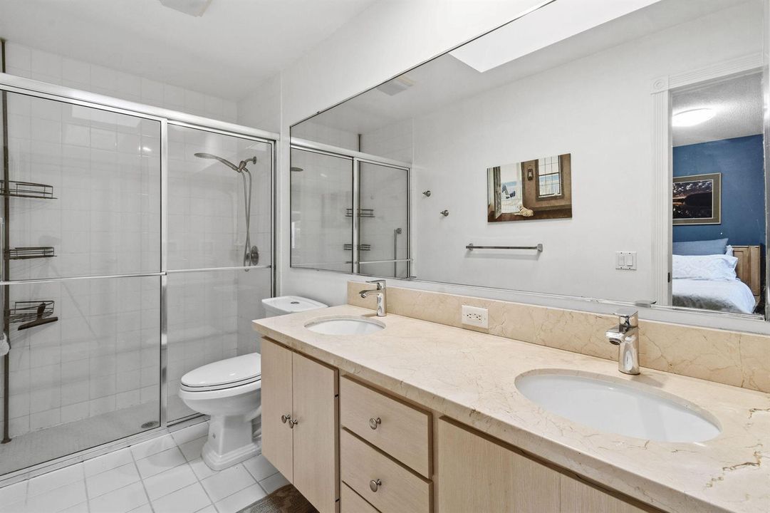 Primary BR en suite