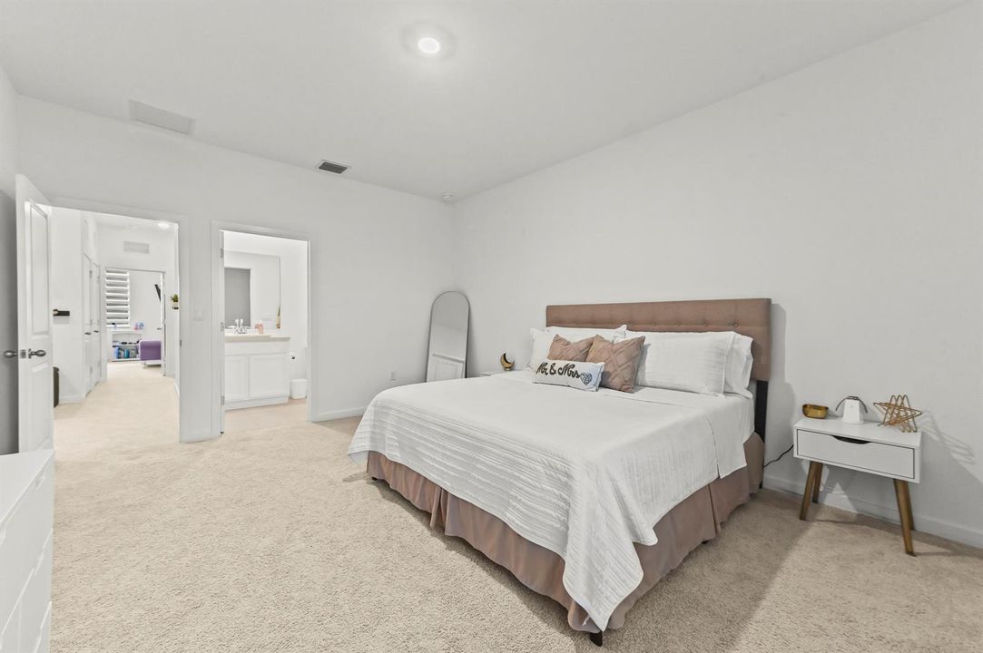 24 Bedroom 02