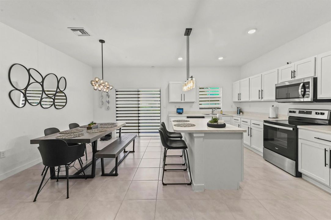 10 Dining Room 02
