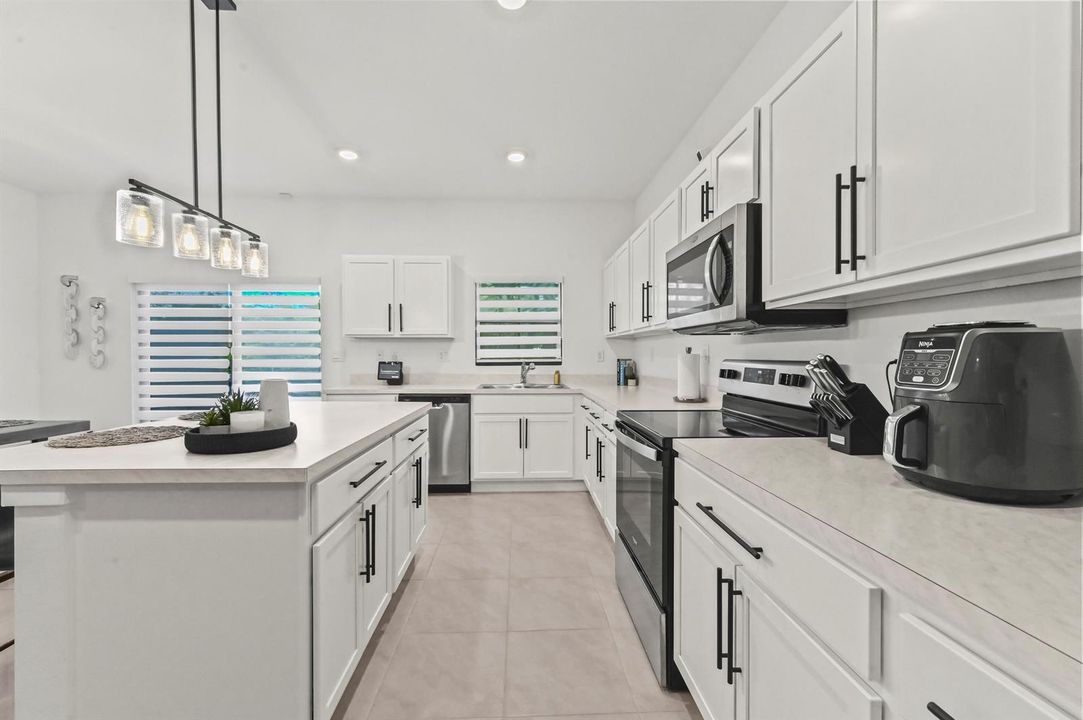 13 Kitchen 02