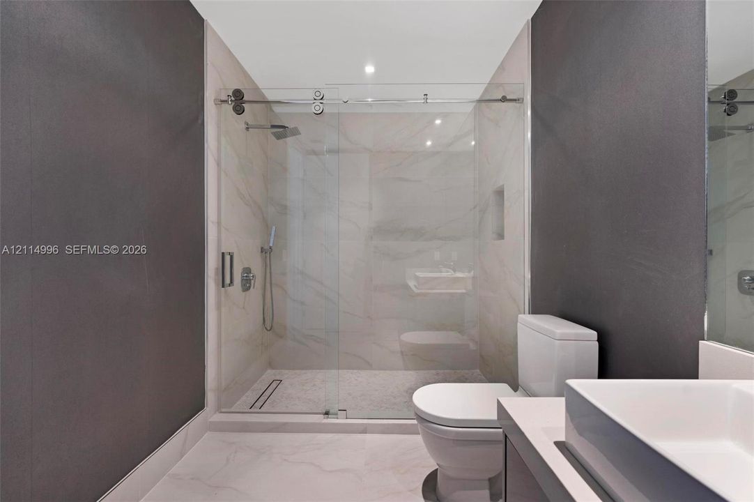 В аренду: $8,000 (2 спален, 2 ванн, 1477 Квадратных фут)