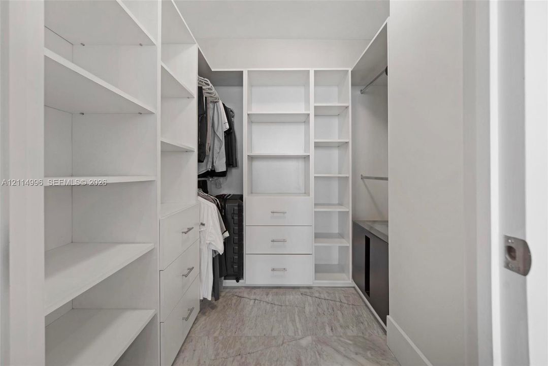 В аренду: $8,000 (2 спален, 2 ванн, 1477 Квадратных фут)