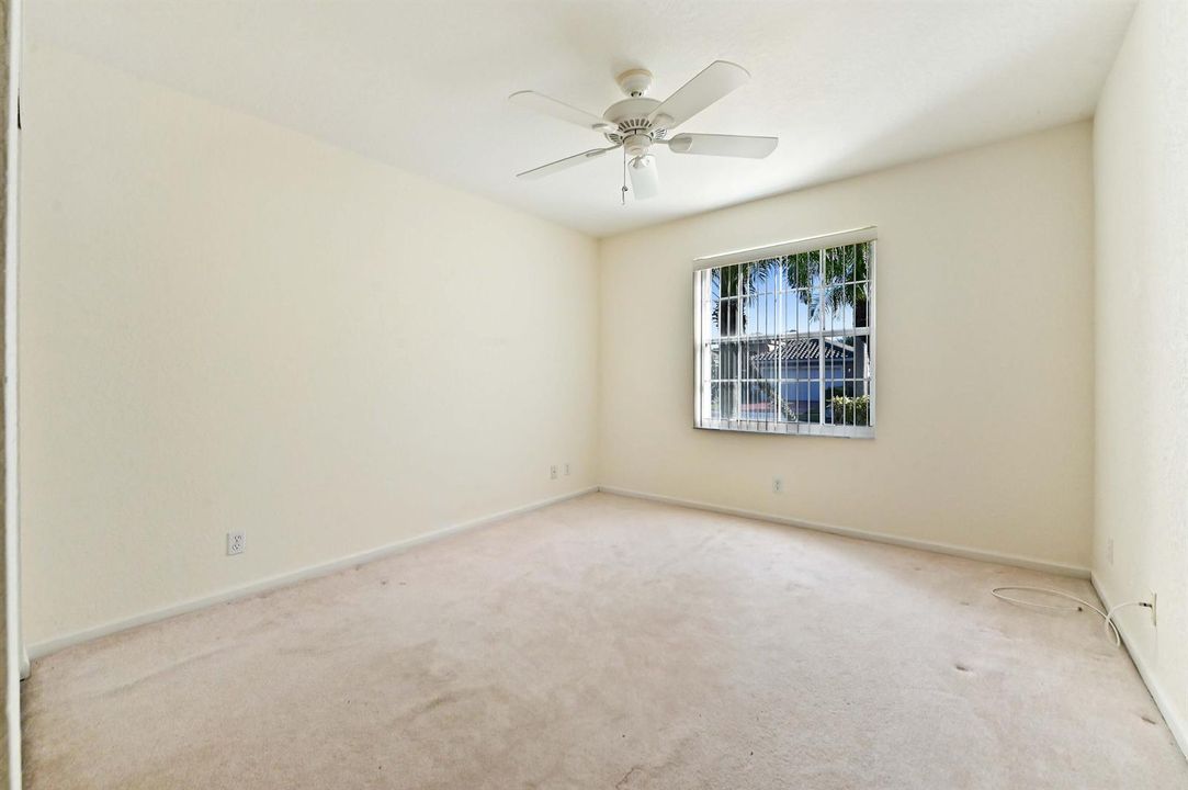 22 Bedroom 01