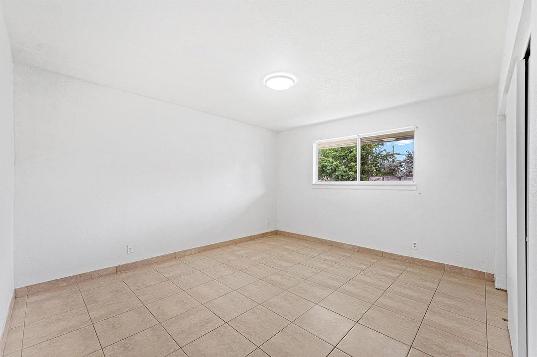 046-118PhippenWaitersRoad-2-DaniaBeach-F