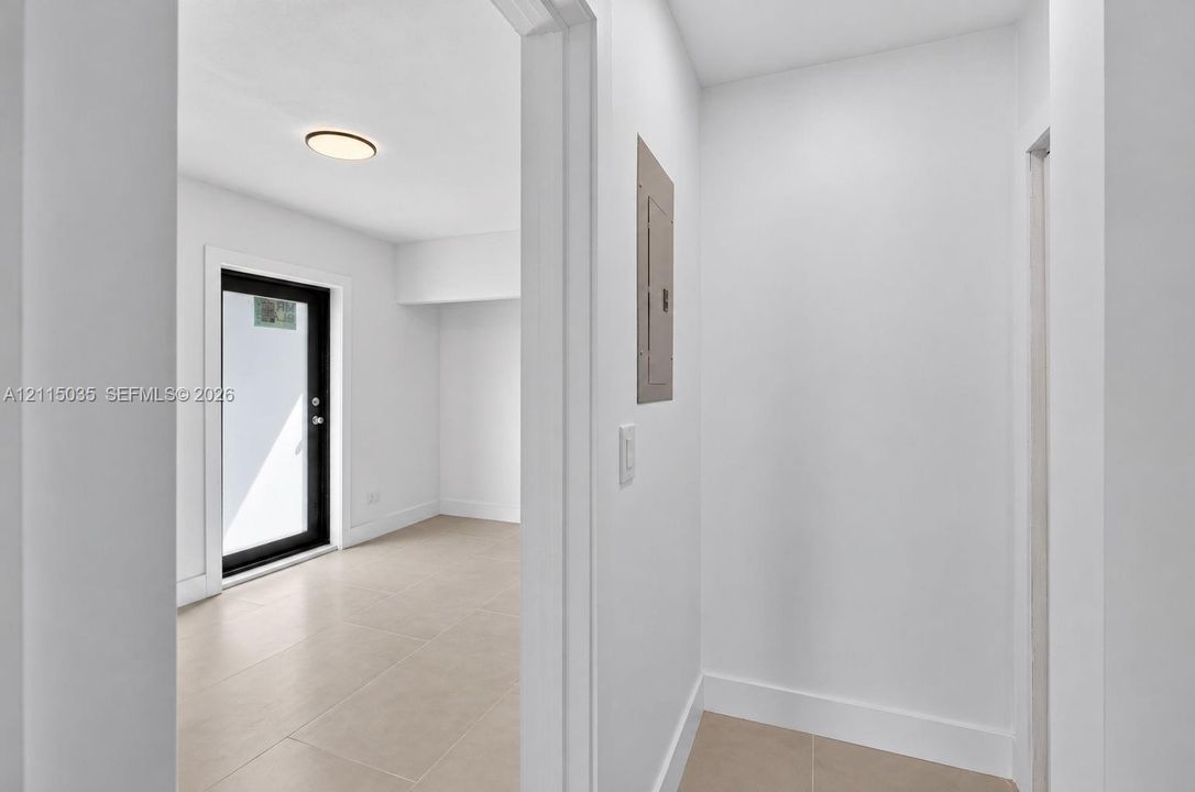В аренду: $4,500 (3 спален, 2 ванн, 1056 Квадратных фут)