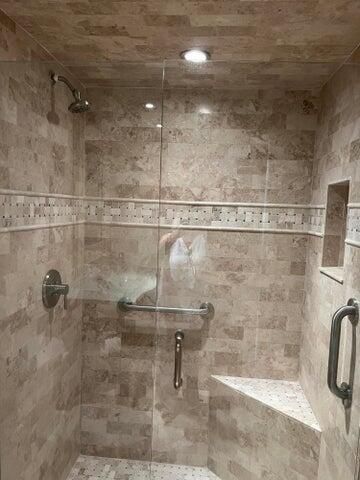 11234 Green lake guest bath 2