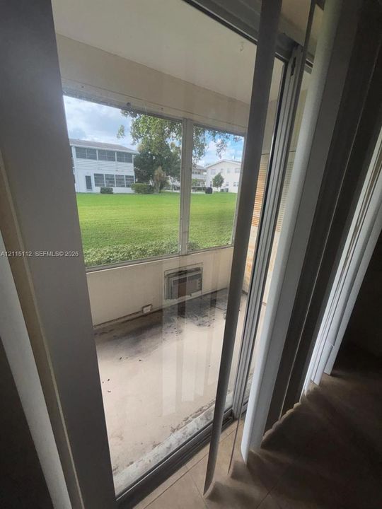 For Rent: $1,250 (1 beds, 1 baths, 684 Square Feet)