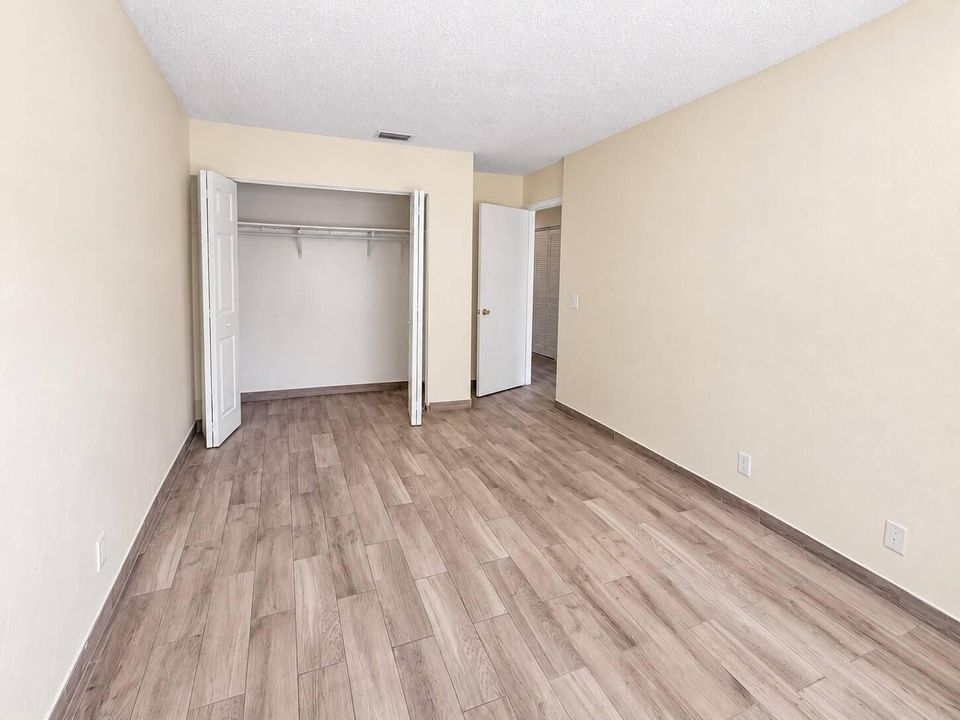 ROOM 1