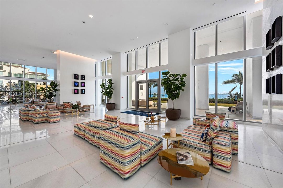 For Sale: $3,050,000 (3 beds, 4 baths, 2586 Square Feet)