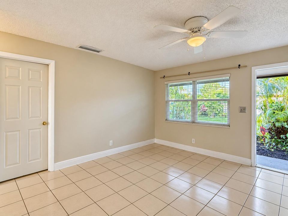 Bright, Clutter-Free Tile Interior-1