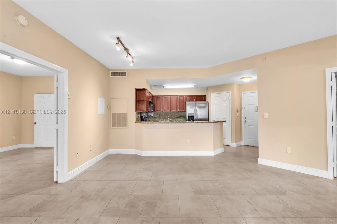 En Venta: $244,900 (2 camas, 2 baños, 858 Pies cuadrados)