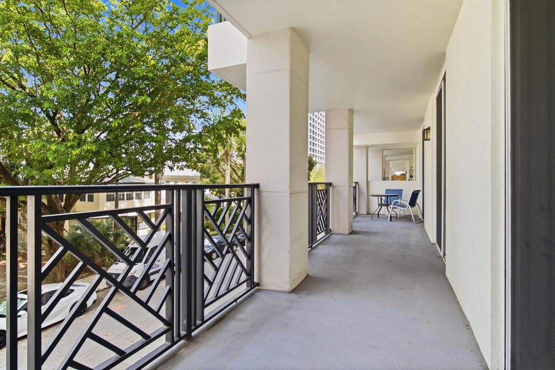 23 - Balcony