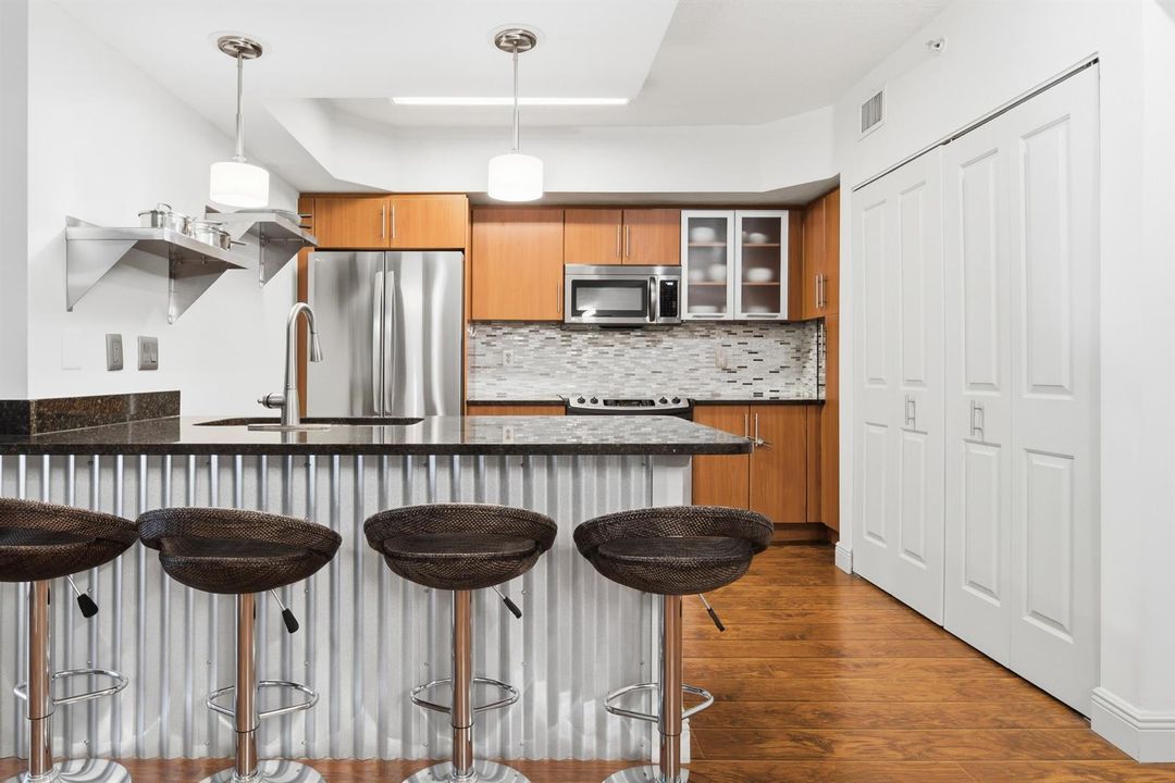 06 - Kitchen