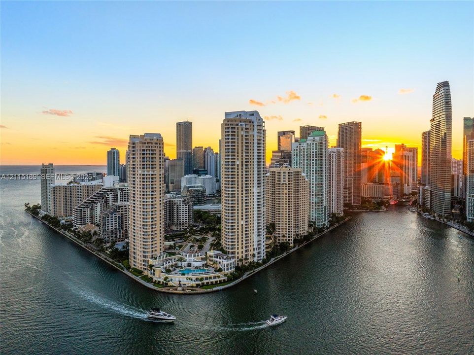На продажу: $2,975,000 (4 спален, 4 ванн, 3257 Квадратных фут)
