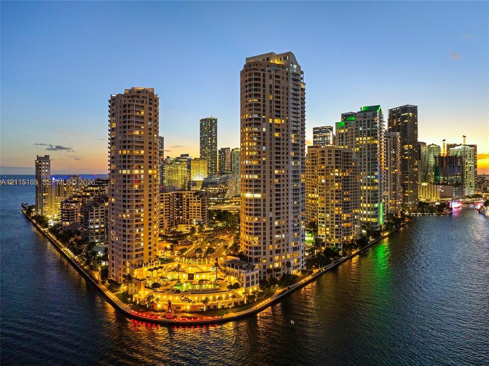 На продажу: $2,975,000 (4 спален, 4 ванн, 3257 Квадратных фут)