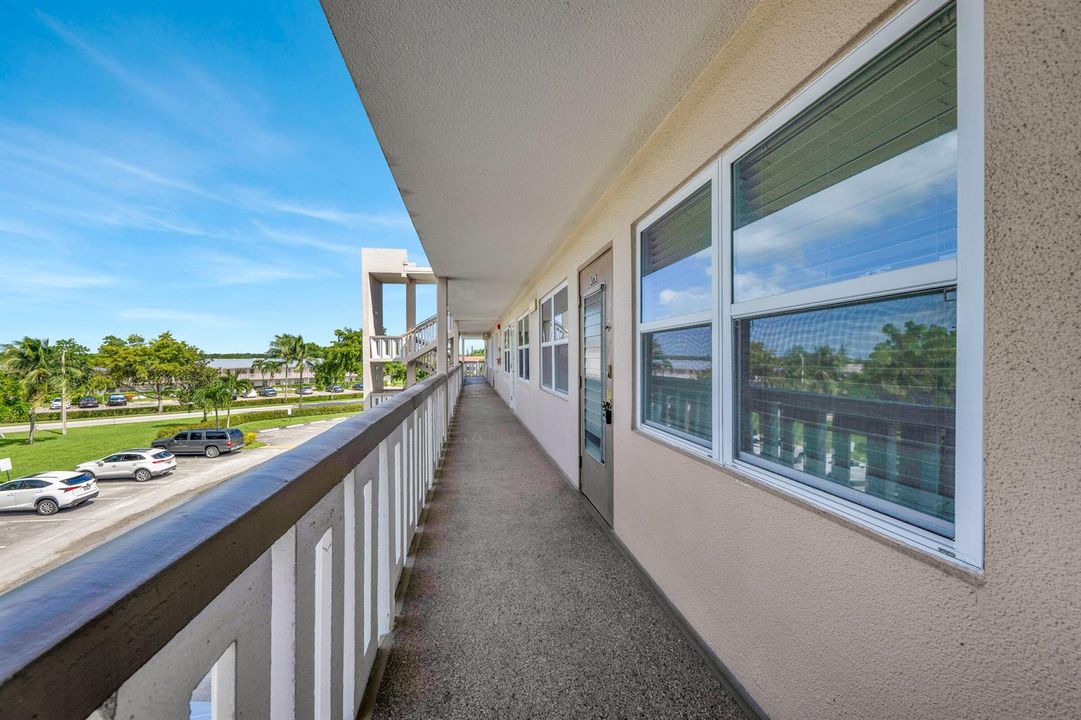 363 Wellington J West Palm Beach 00028