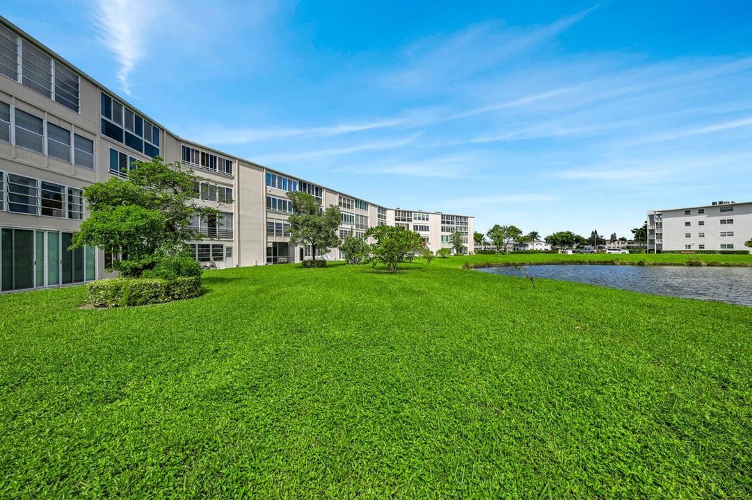 363 Wellington J West Palm Beach 00035