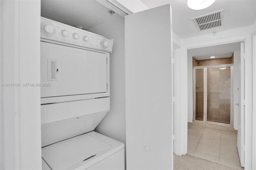 В аренду: $4,250 (2 спален, 2 ванн, 1145 Квадратных фут)