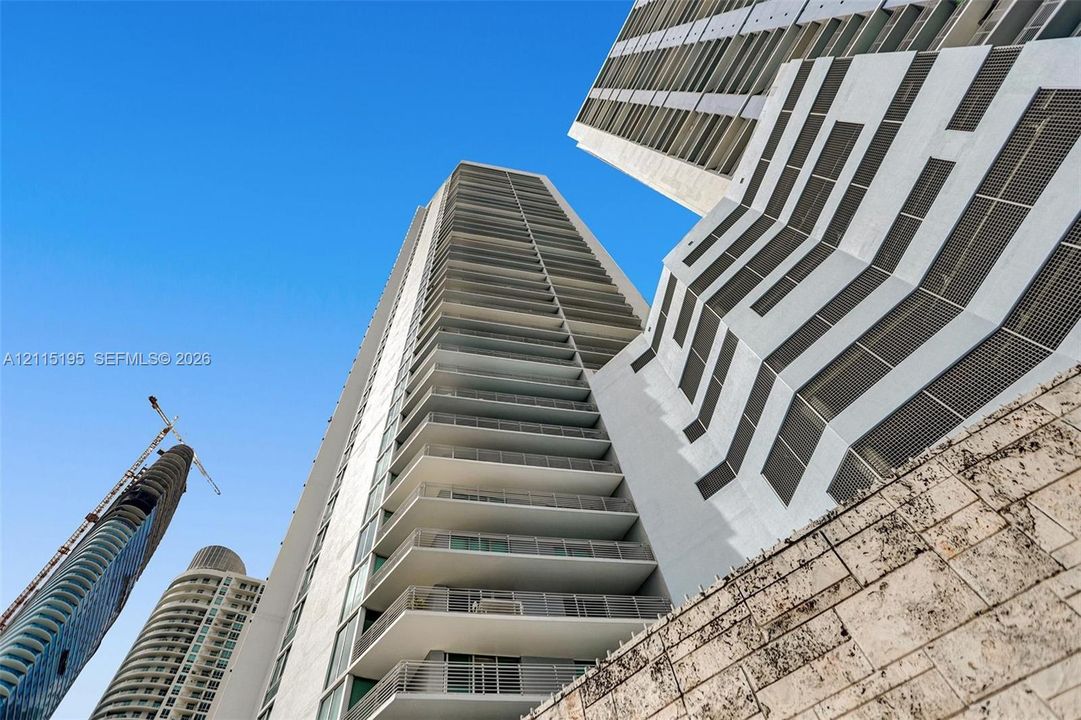 В аренду: $4,250 (2 спален, 2 ванн, 1145 Квадратных фут)